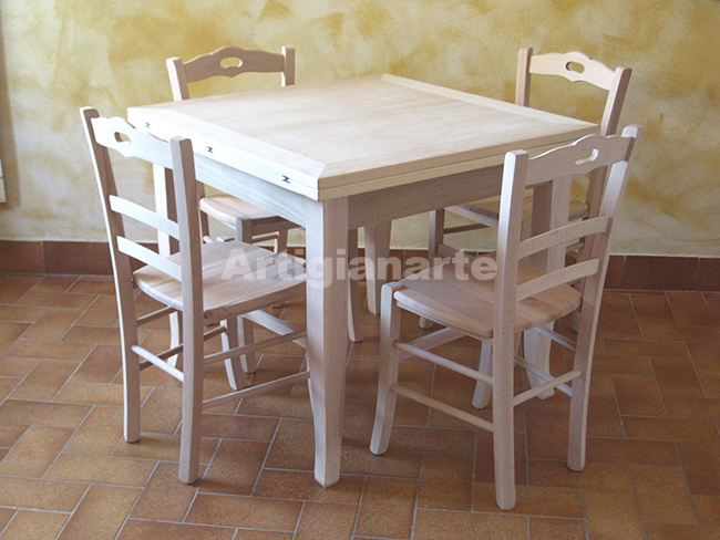 tavolo in legno grezzo
